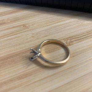 14kt gold Solitaire setting gold 7 x 5 pear shaped stone